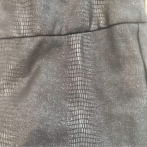 Soft Surroundings Black Foil Python Charlize Ponte Pants size M - Picture 6 of 8